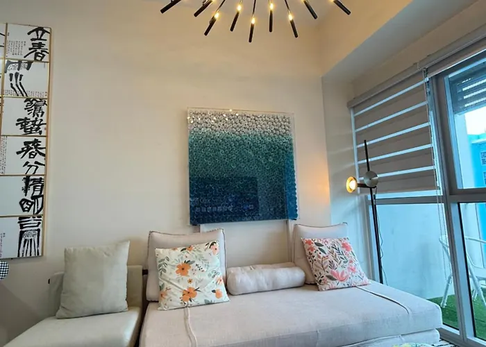Spacious 1br With Seaview & Pool View Near Okada, Moa & Airport *