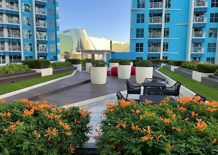 Spacious 1br With Seaview & Pool View Near Okada, Moa & Airport *